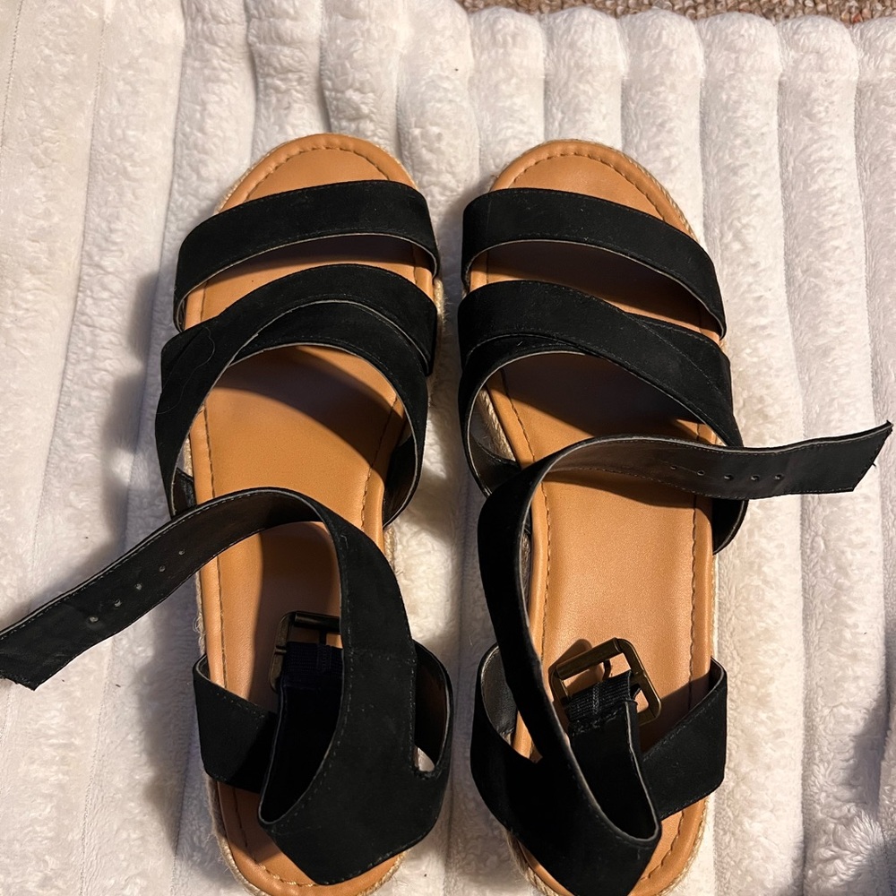 American Eagle Size 9 Black Women's Platform Sandals